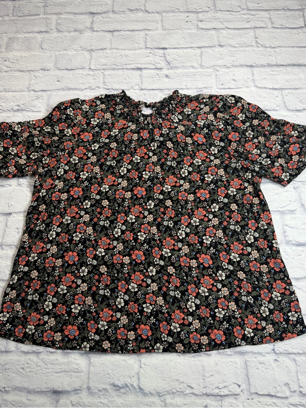 Knox Rose Black, Peach and Cream Floral Rayon Blouse. Cottagecore. Size L.